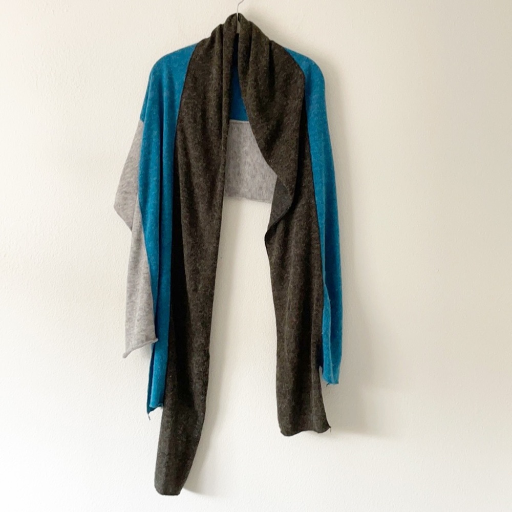 Color Blocked Scarf Wrap - Picture 3 of 8